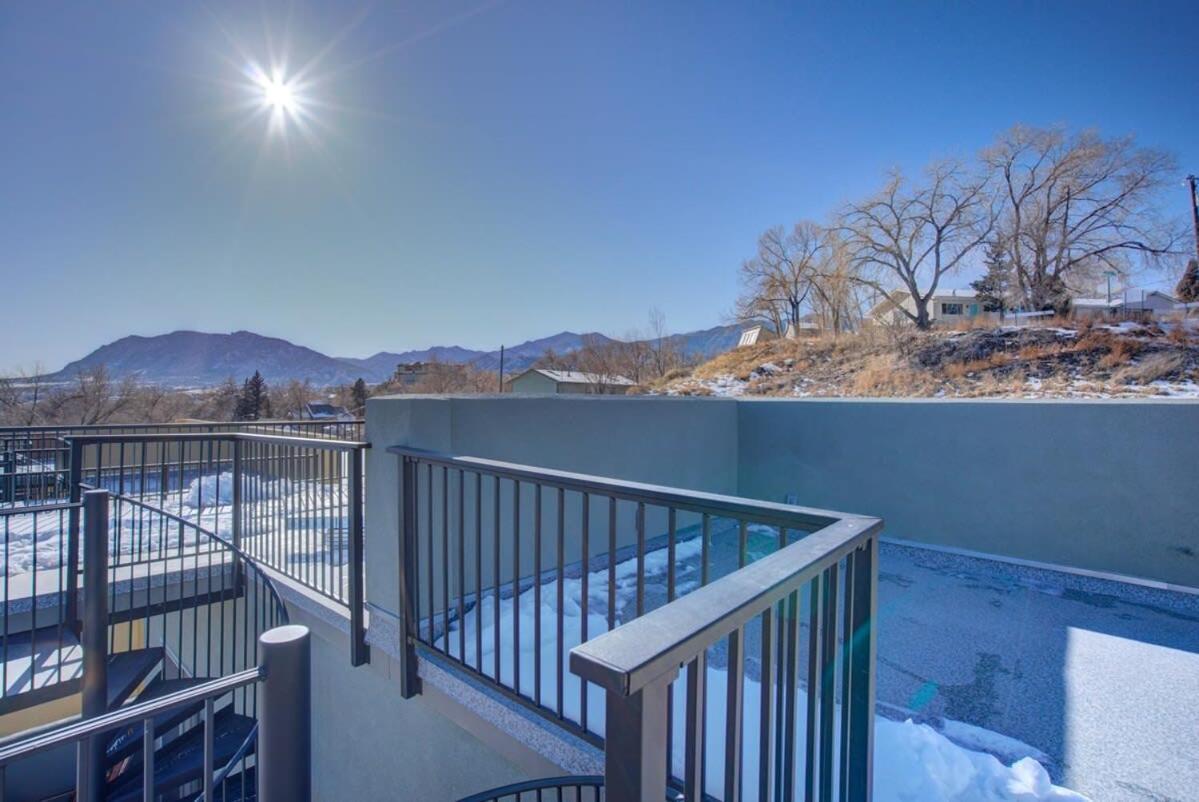 4Bd Home W Rooftop Patio Fire Pit & Mountain Views Colorado Springs Exteriér fotografie