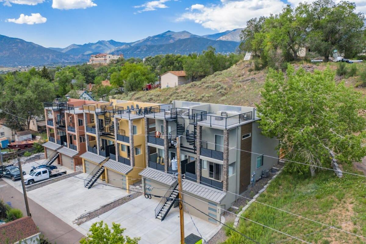 4Bd Home W Rooftop Patio Fire Pit & Mountain Views Colorado Springs Exteriér fotografie