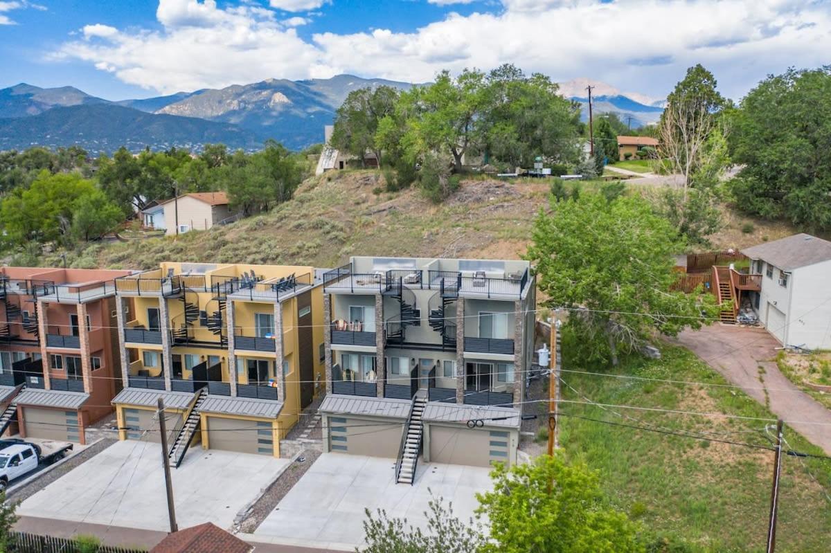 4Bd Home W Rooftop Patio Fire Pit & Mountain Views Colorado Springs Exteriér fotografie