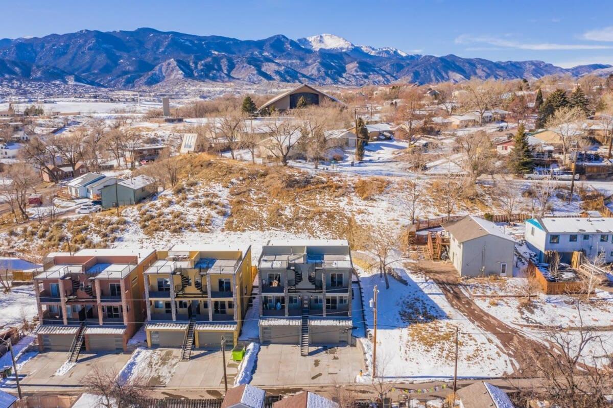 4Bd Home W Rooftop Patio Fire Pit & Mountain Views Colorado Springs Exteriér fotografie